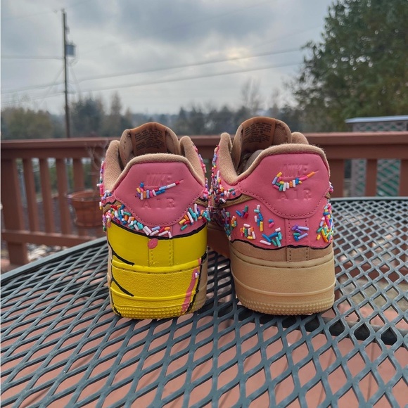 “A Treat for Homer” - Picture 5 of 6